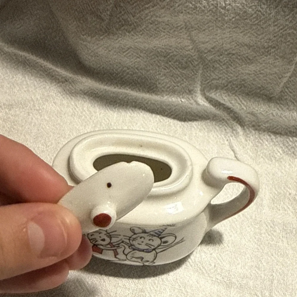 Child's‎ Tea set Dancing Mice Motif (vintage) Teapot,creamer,sugar,2cups&saucers